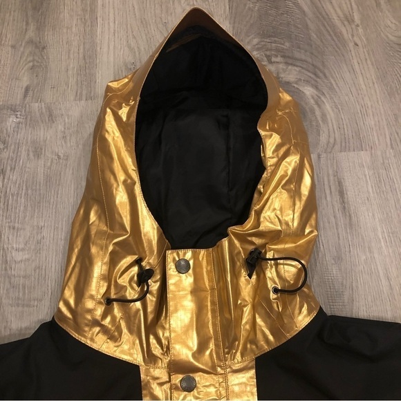 SUPREME x The North Face Gold Metallic Mountain‎ Parka Size Medium NWT - Picture 11 of 16
